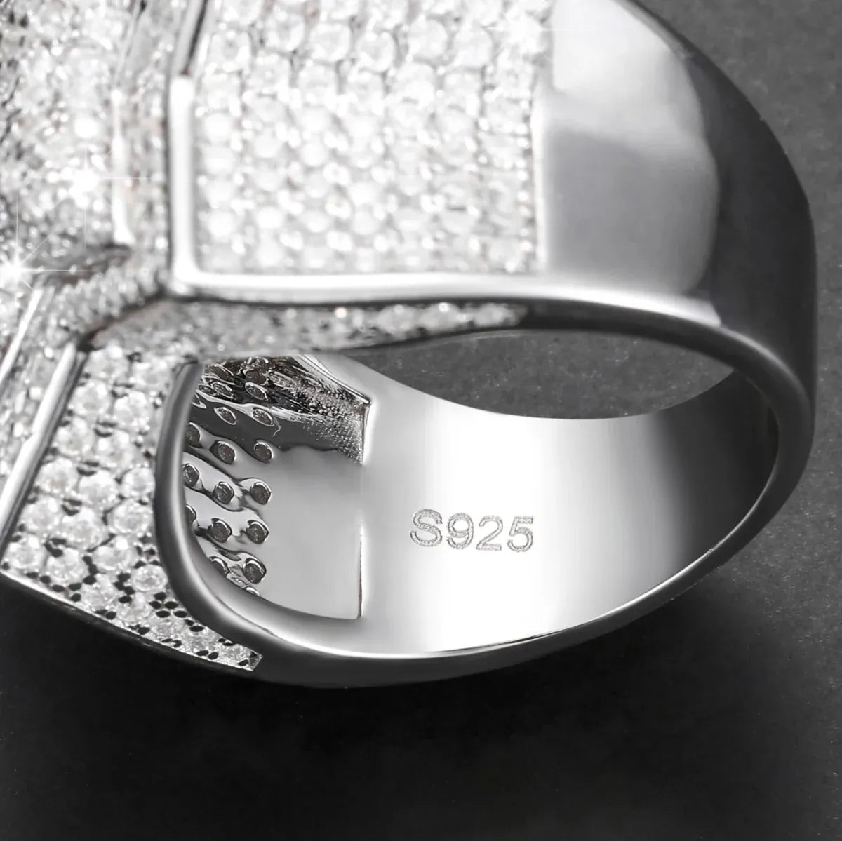 Five-Point Star Pavé Ring – “Supernova Shine” Edition - The Gold Supply